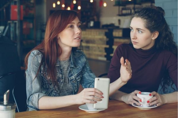 How to Start a Conversation With Anyone